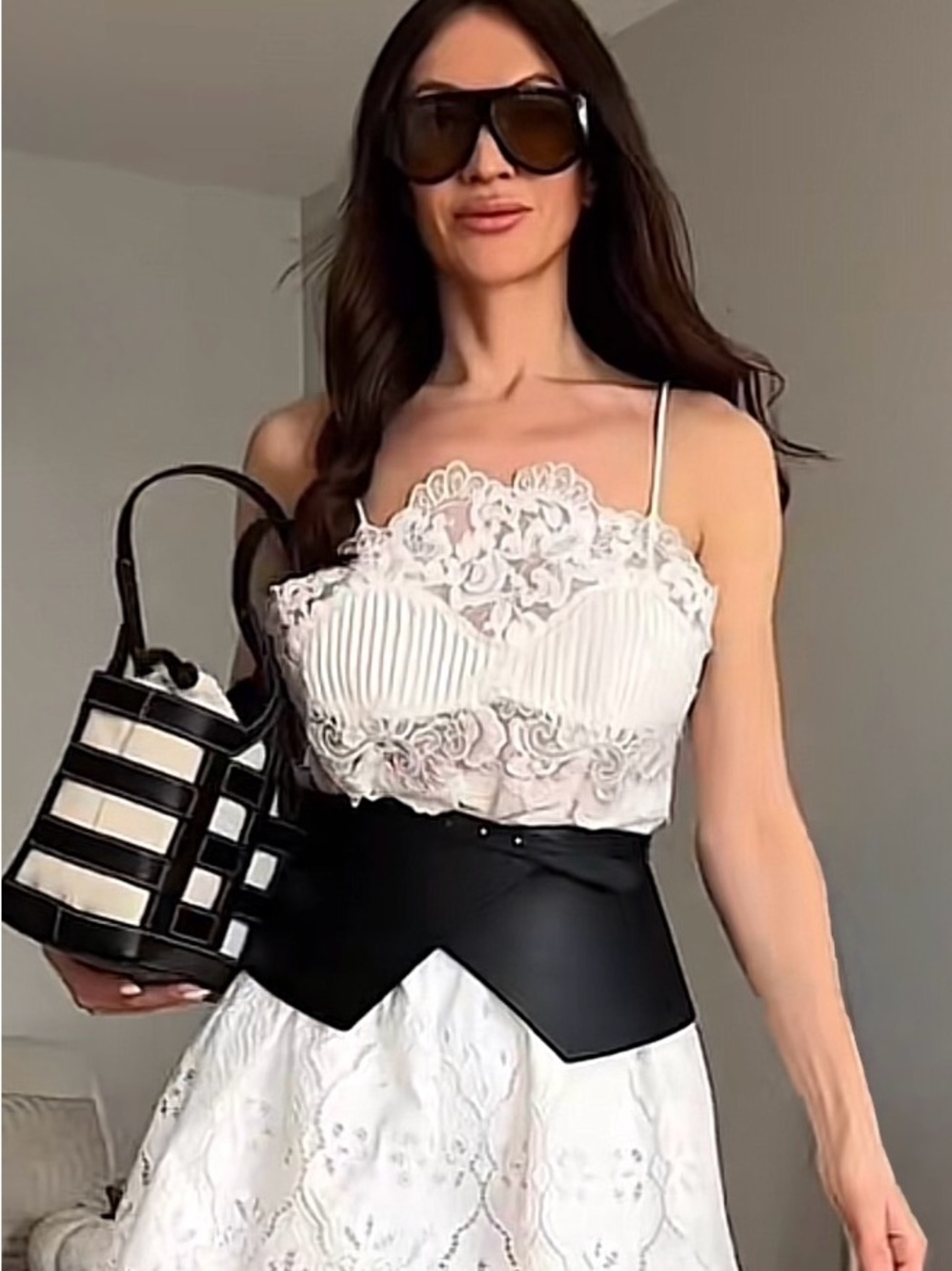 H&M STUDIO COLLECTION SPRING 2026 NWT WHITE LINEN-BLEND LACE-DETAIL TOP - Picture 10 of 13